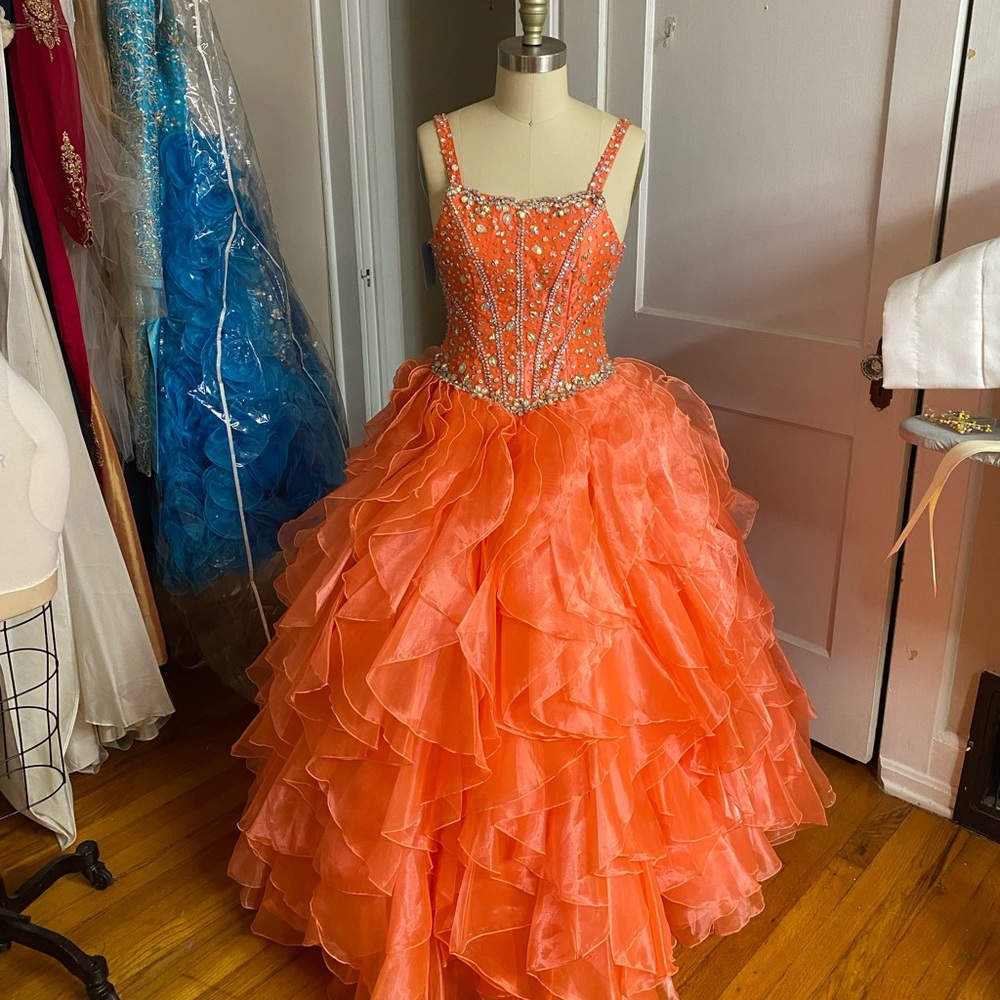 Ladies pageant gown/prom dress